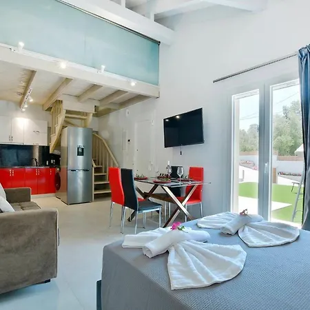 Bratou Aqua Sleeps 4 With Garden Villa *