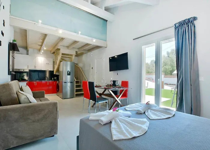 Bratou Aqua Sleeps 4 With Garden Villa *