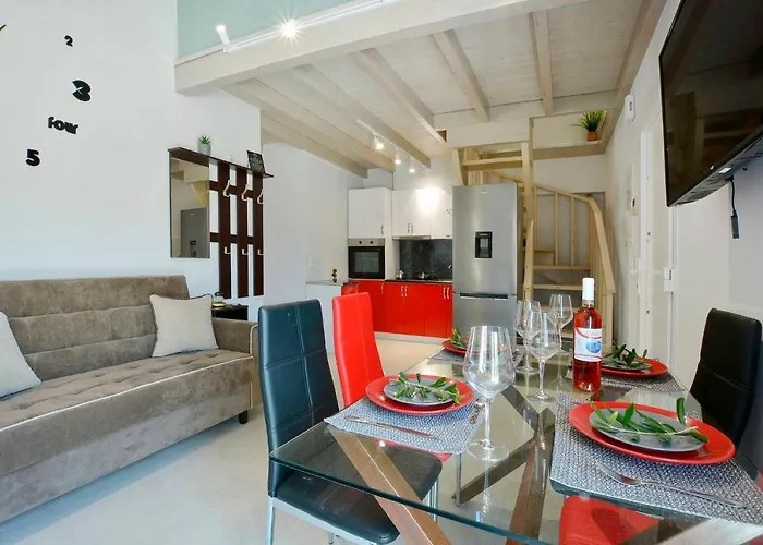 Bratou Aqua Sleeps 4 With Garden Villa Episkopiana (Corfu)